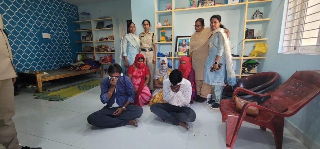 వ్యభిచార గృహంపై టాస్క్ ఫోర్స్ దాడి