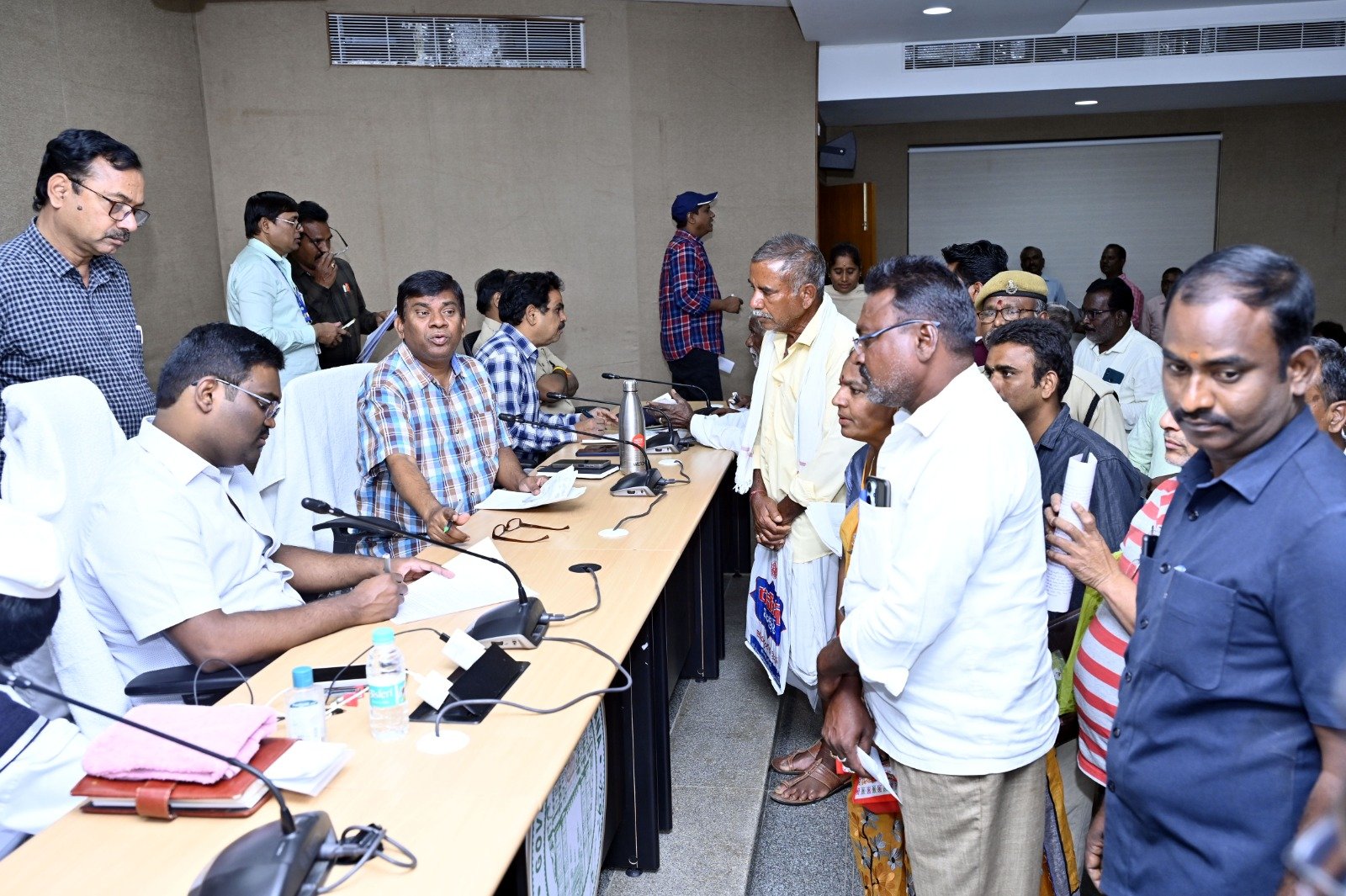 Prajavani complaints should be redressed promptly