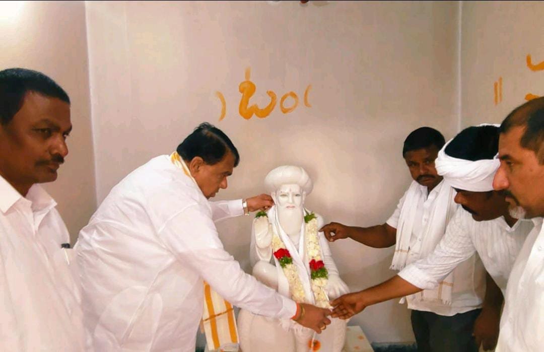 One should follow the path of Sewalal Maharaj