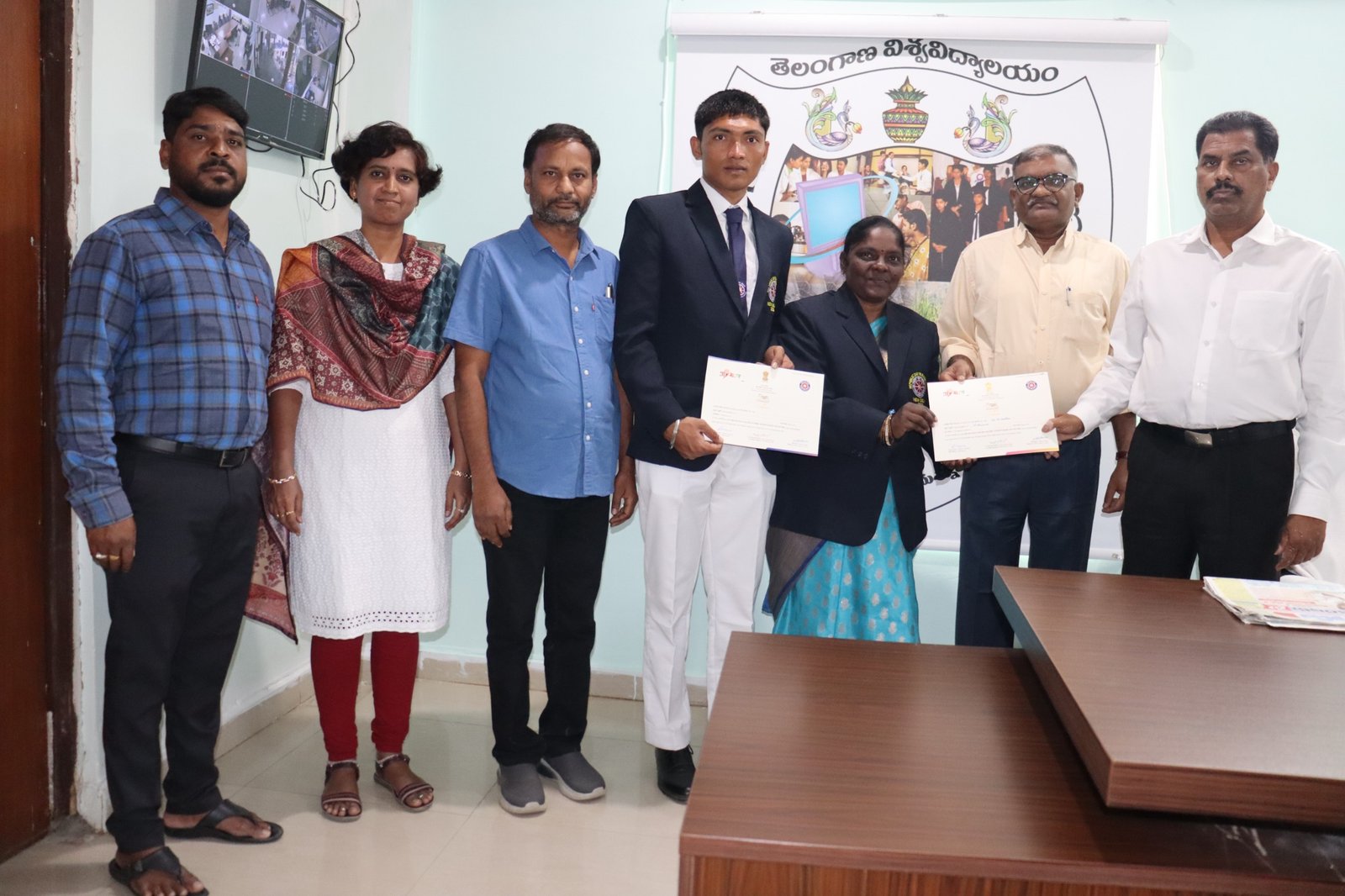 Theu Vice Chancellor congratulated Jai Tarun and Sunitha