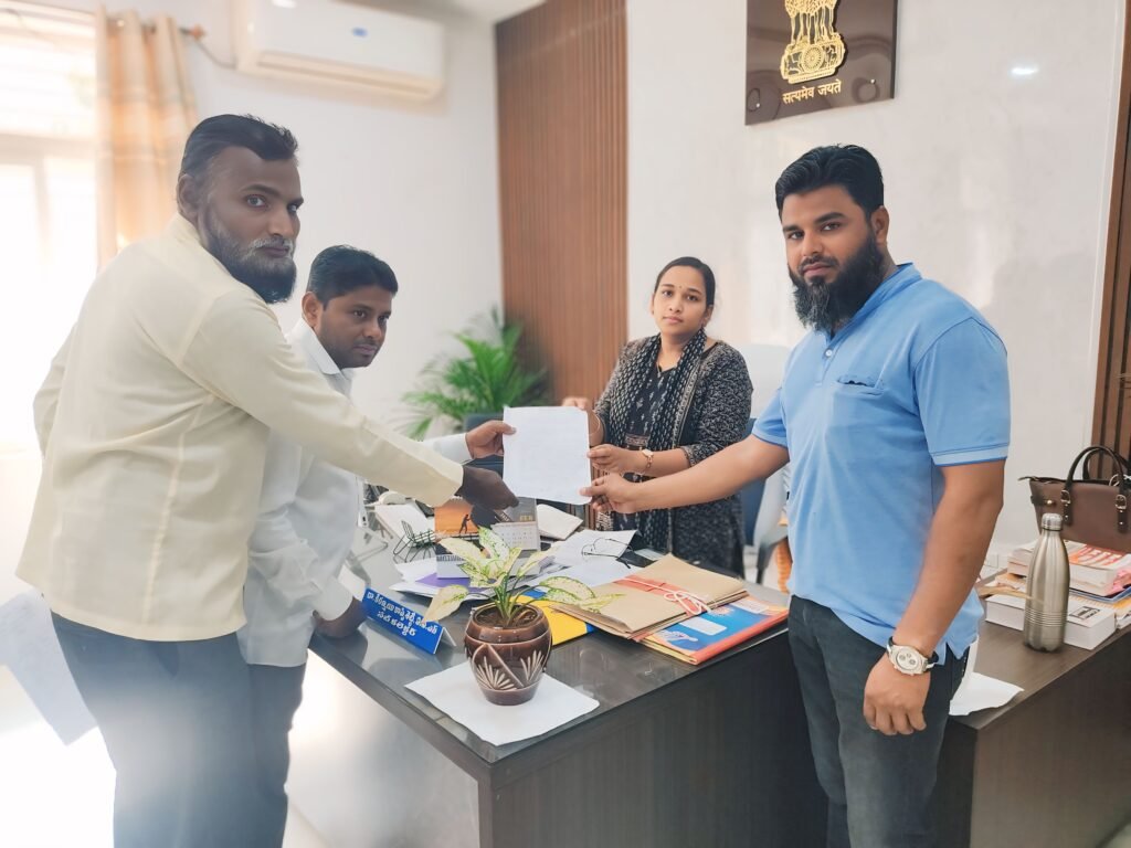 సబ్‌ కలెక్టర్‌ కు వినతి పత్రం అందజేత