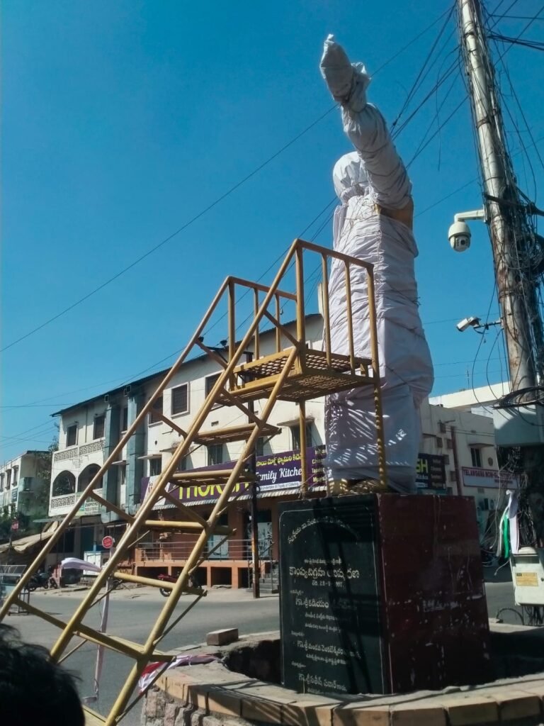కోడ్ వచ్చింది ..   ముసుగొచ్చింది..