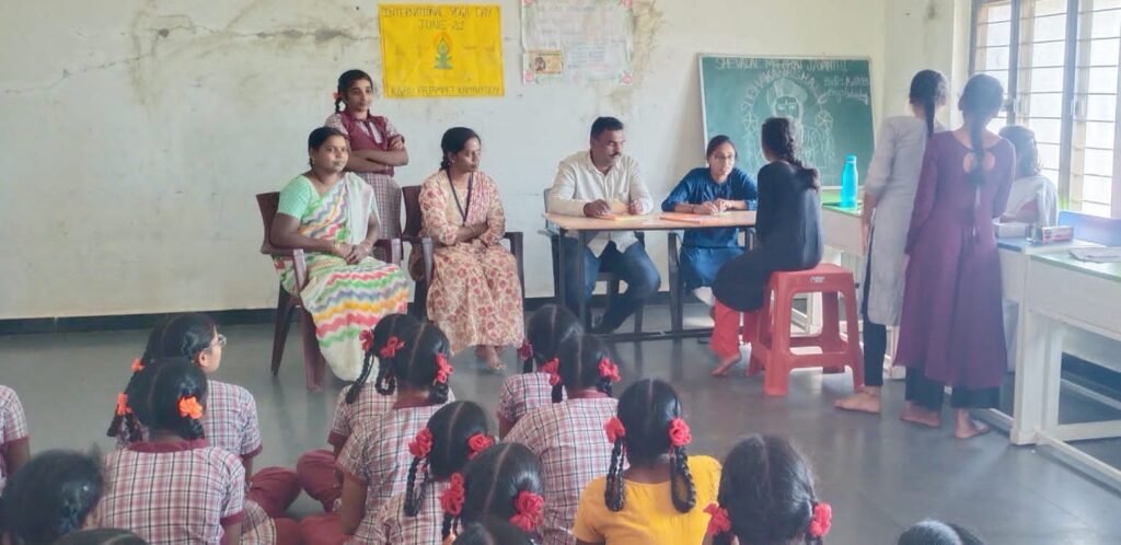 బాలికల వసతిగృహంలో ఆరోగ్య శిబిరం