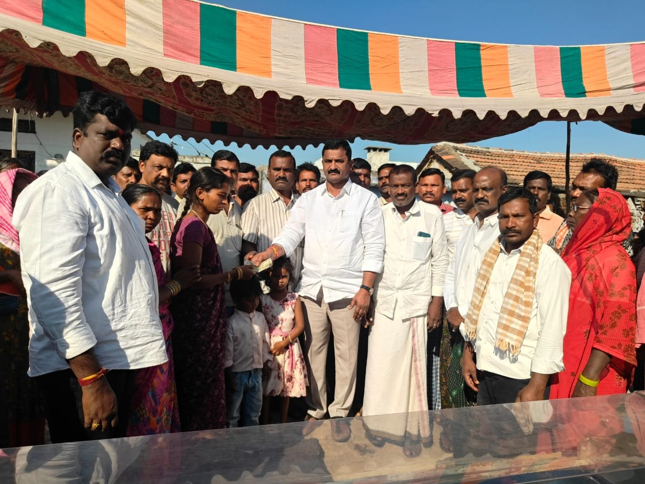 Financial assistance of the chairman of the library institution for the cremation