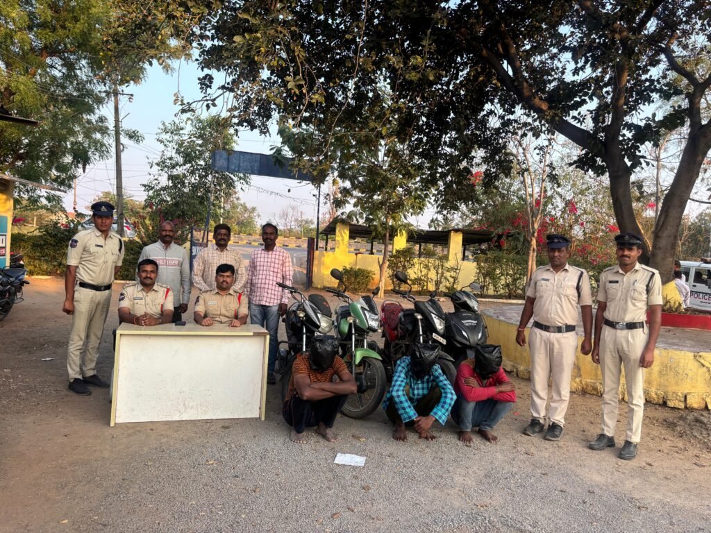 బైక్ దొంగల అరెస్ట్