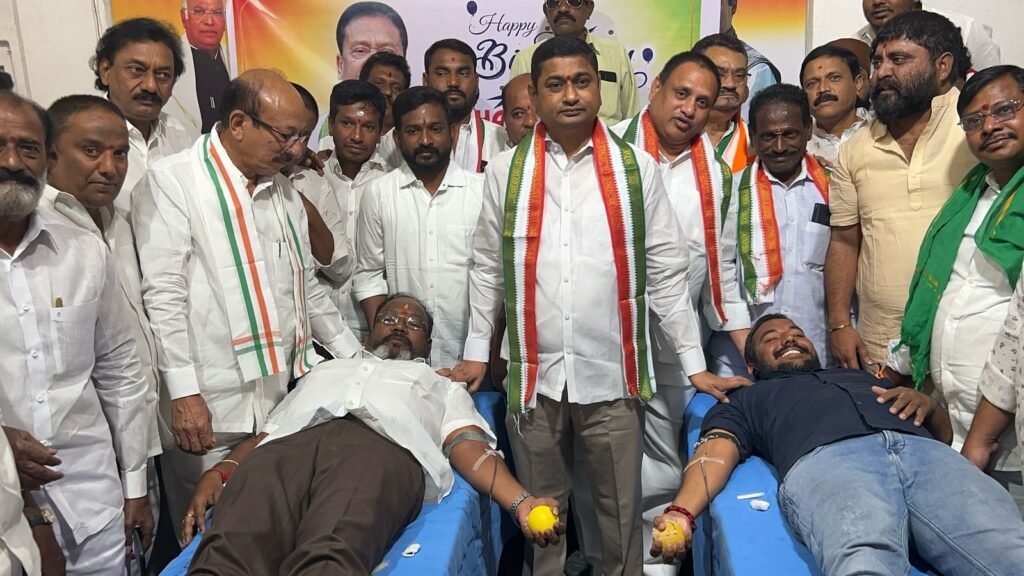 Shabbir Ali's birthday celebrations at Congress Bhavan