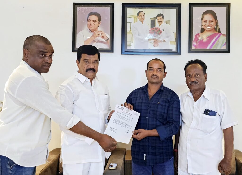 రూ. 2లక్షల ఎల్ఓసీ అందజేత
