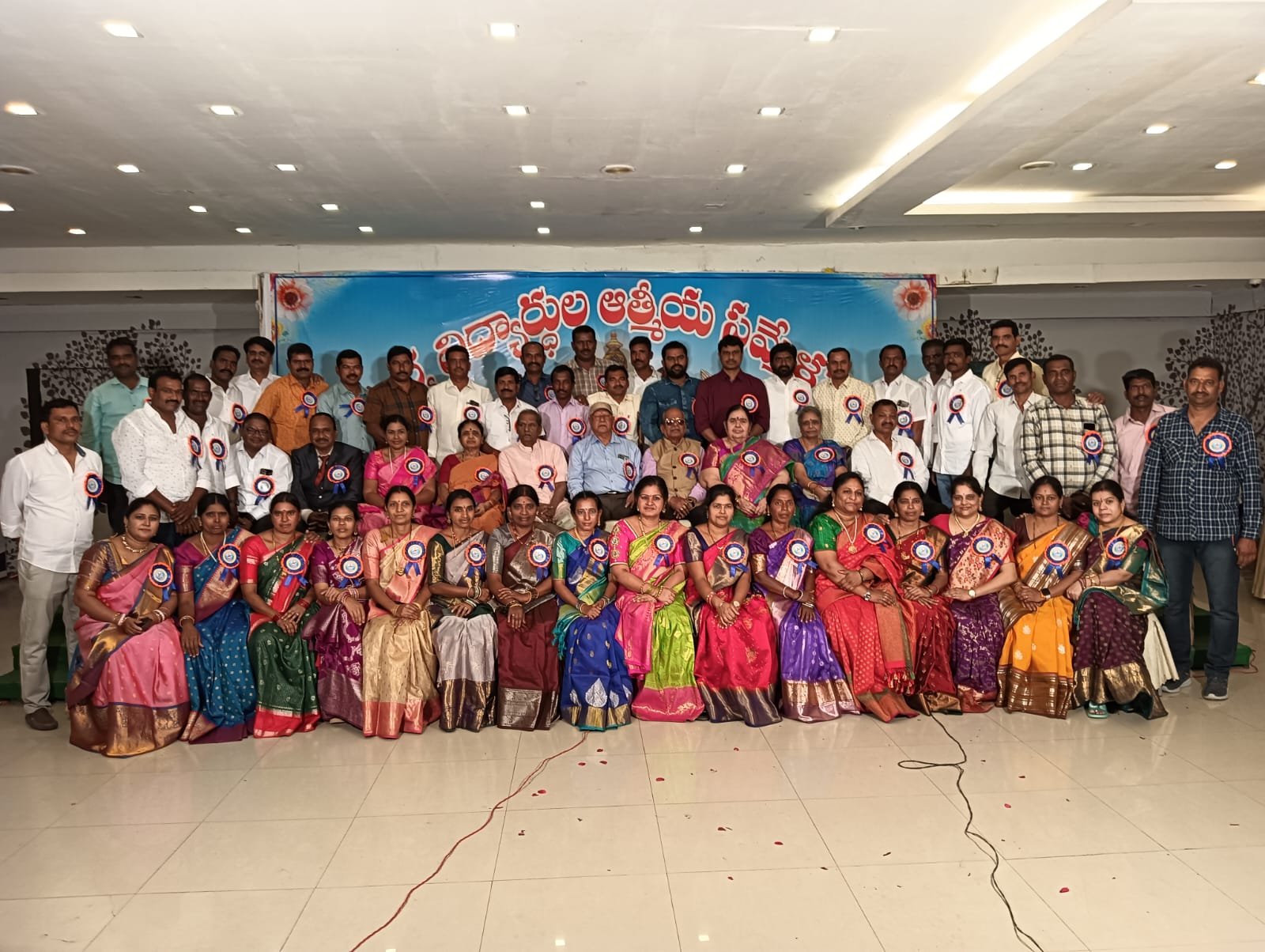 A spirited gathering of alumni
