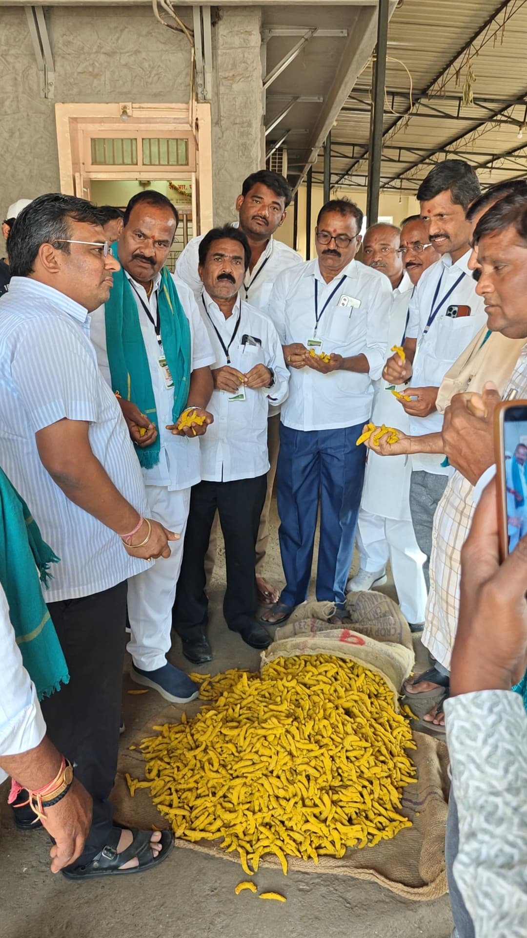 Nizamabad MAC ruling class visited Sangli market