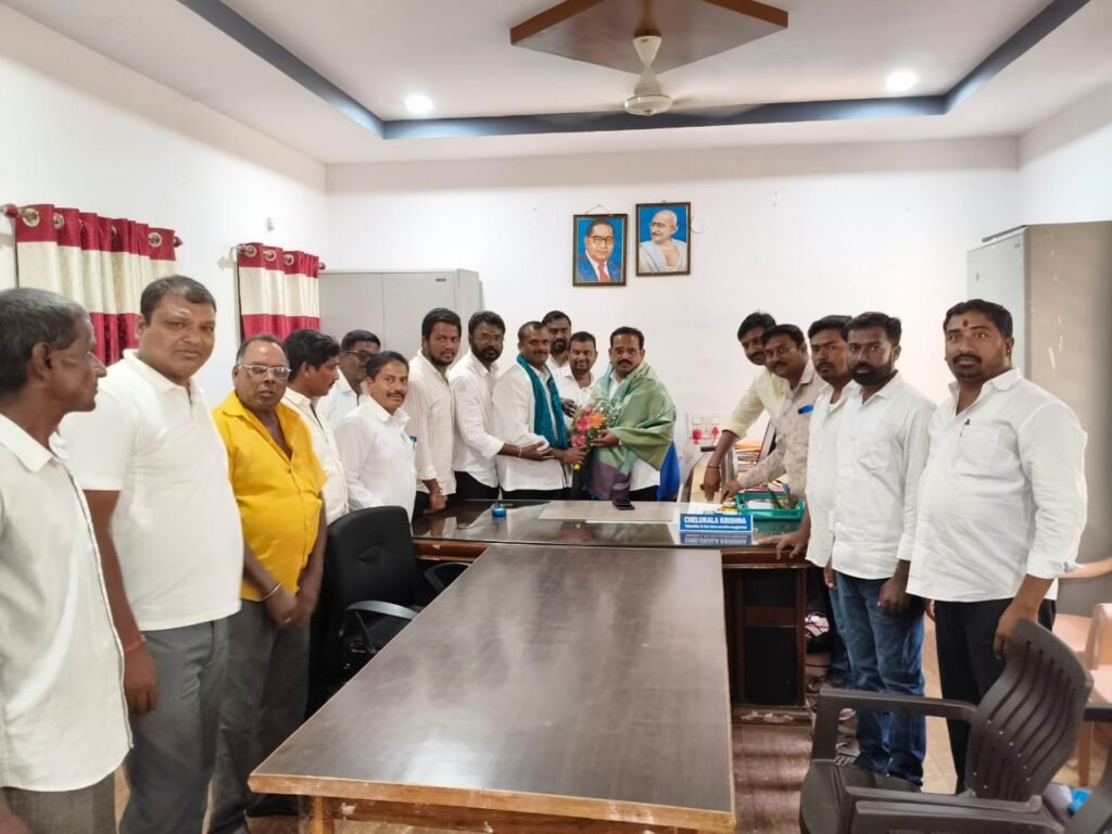 నూతన తాసిల్దార్ కు సన్మానం