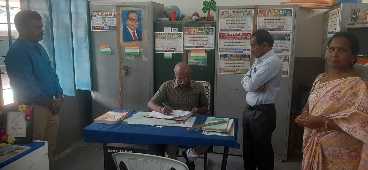 Show cause notices to four teachers