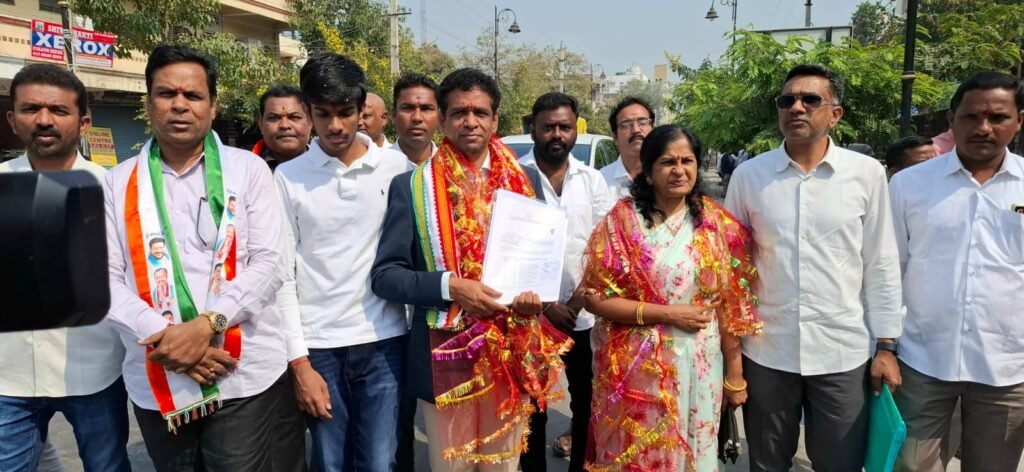 నామినేషన్ దాఖలు చేసిన కాంగ్రెస్ అభ్యర్థి