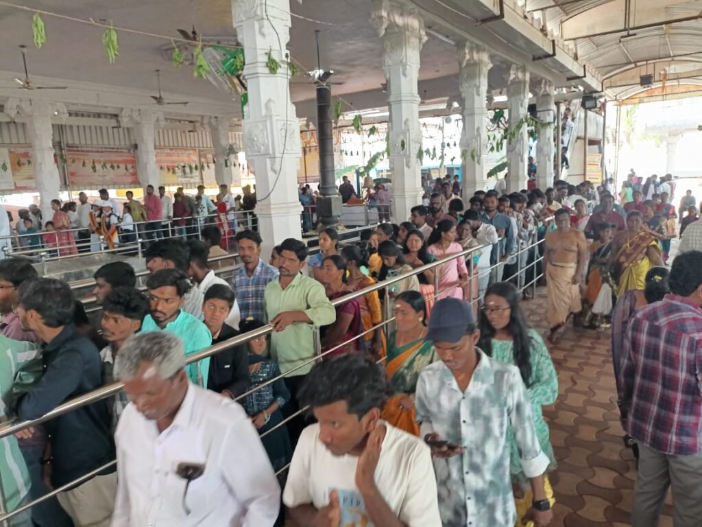 శ్రీ సిద్ధరామేశ్వర ఆలయానికి భక్తుల తాకిడి