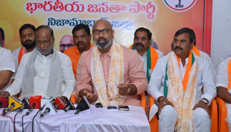 Modi mentions caste to sidestep issues