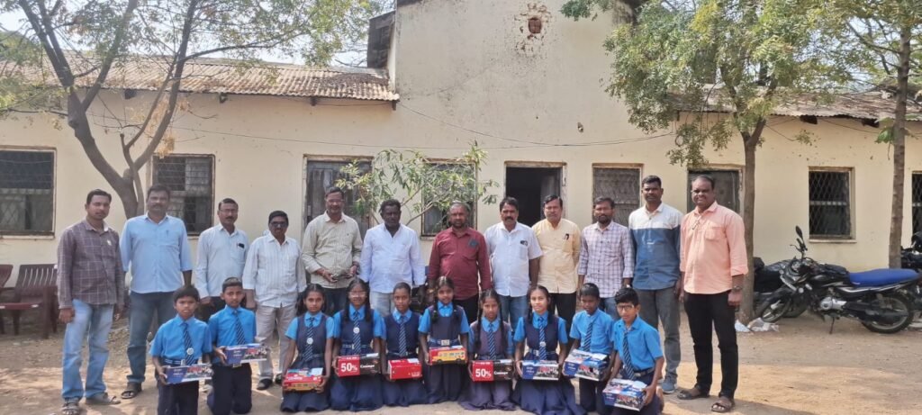 ఉన్నత లక్ష్యంతో చదివి ప్రయోజకులు కావాలి