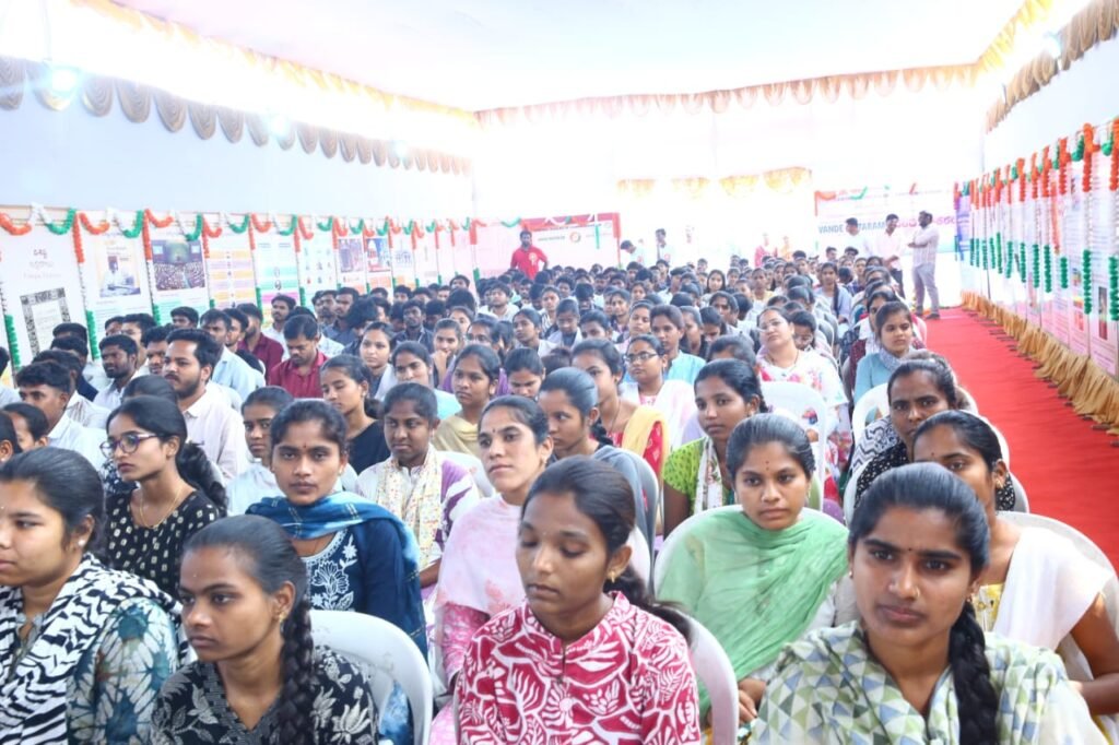 Students should move forward with the spirit of Vande Mataram