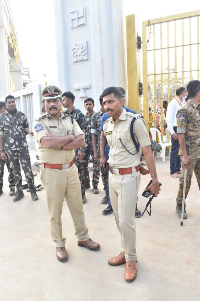 మేడారం జాతర బందోబస్త్ ను పర్యవేక్షించిన ఐజి, సీపీ