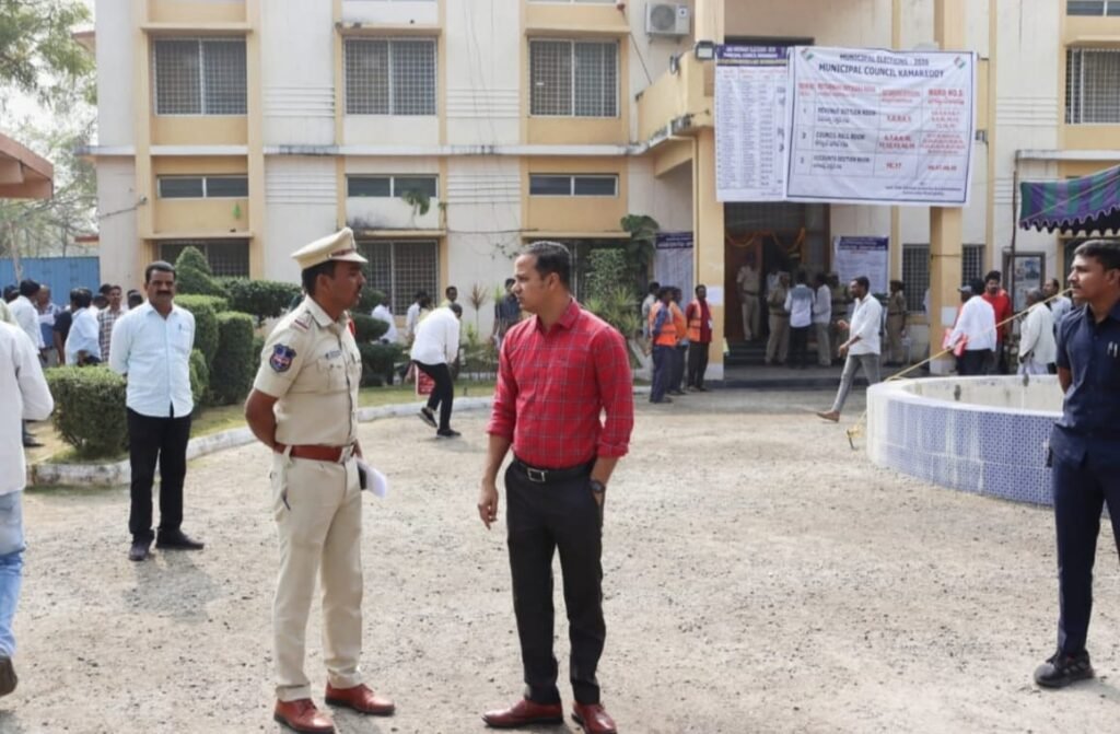 District SP inspects municipal election nomination center
