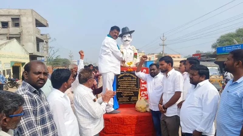 Youth should work for the development of the country with the inspiration of Bhagat Singh