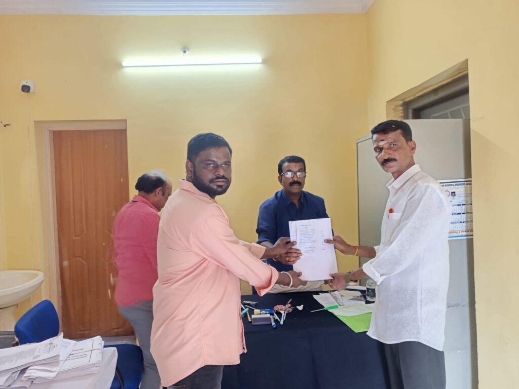 50వ డివిజన్ బీజేపీ అభ్యర్థిగా ఎడ్ల బాలకృష్ణ నామినేషన్ దాఖలు