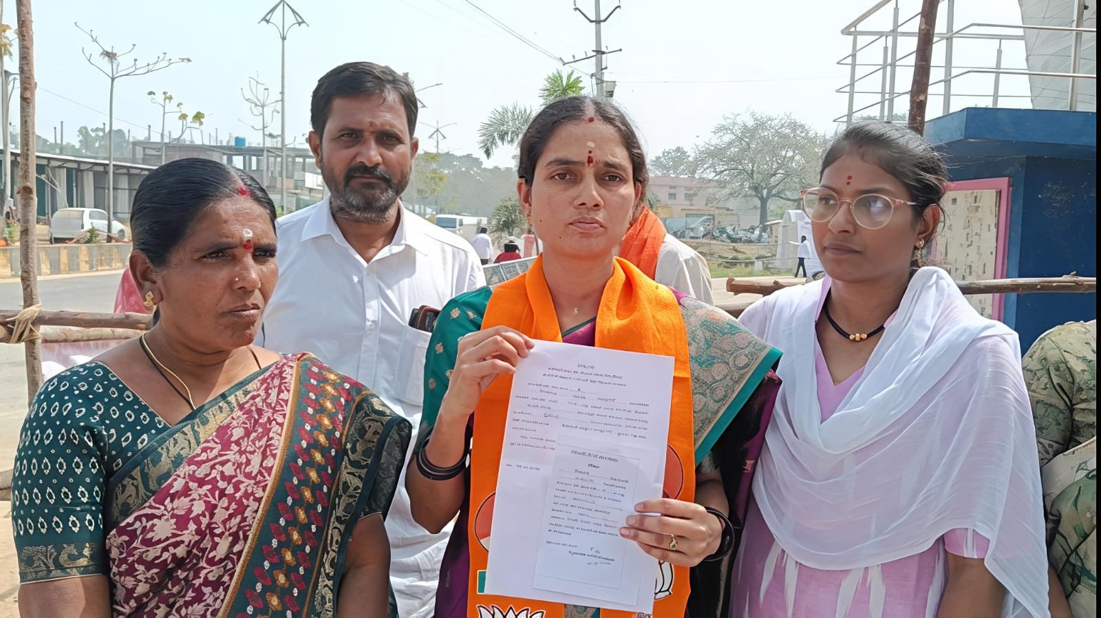 Pasham Amani Bhaskar files nomination as BJP candidate for Ward 9