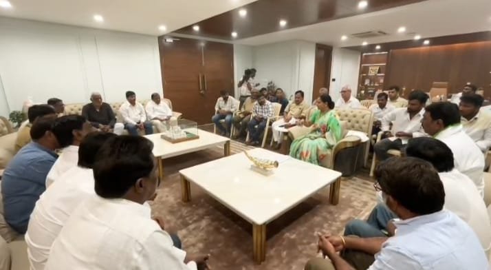 We will hold the government accountable for the problems of auto drivers.