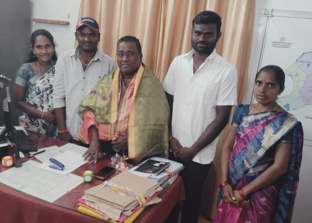 New Sarpanchs honour Mandal Tehsildar