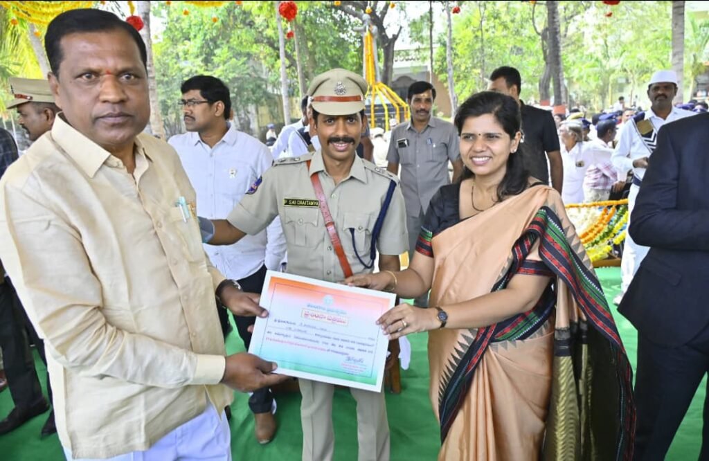 ఎంపీడీవో అనంతరావుకు జిల్లా స్థాయి అవార్డు