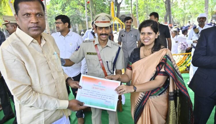 District level award for MPDO Ananth Rao
