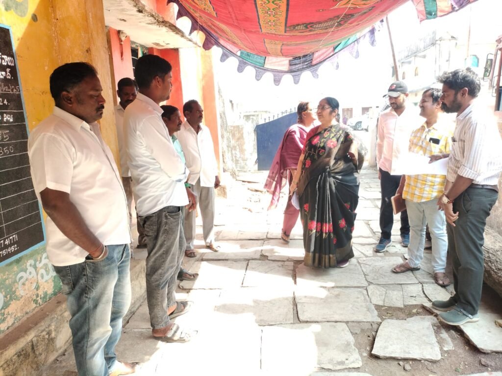 Officials inspecting primary agricultural cooperatives