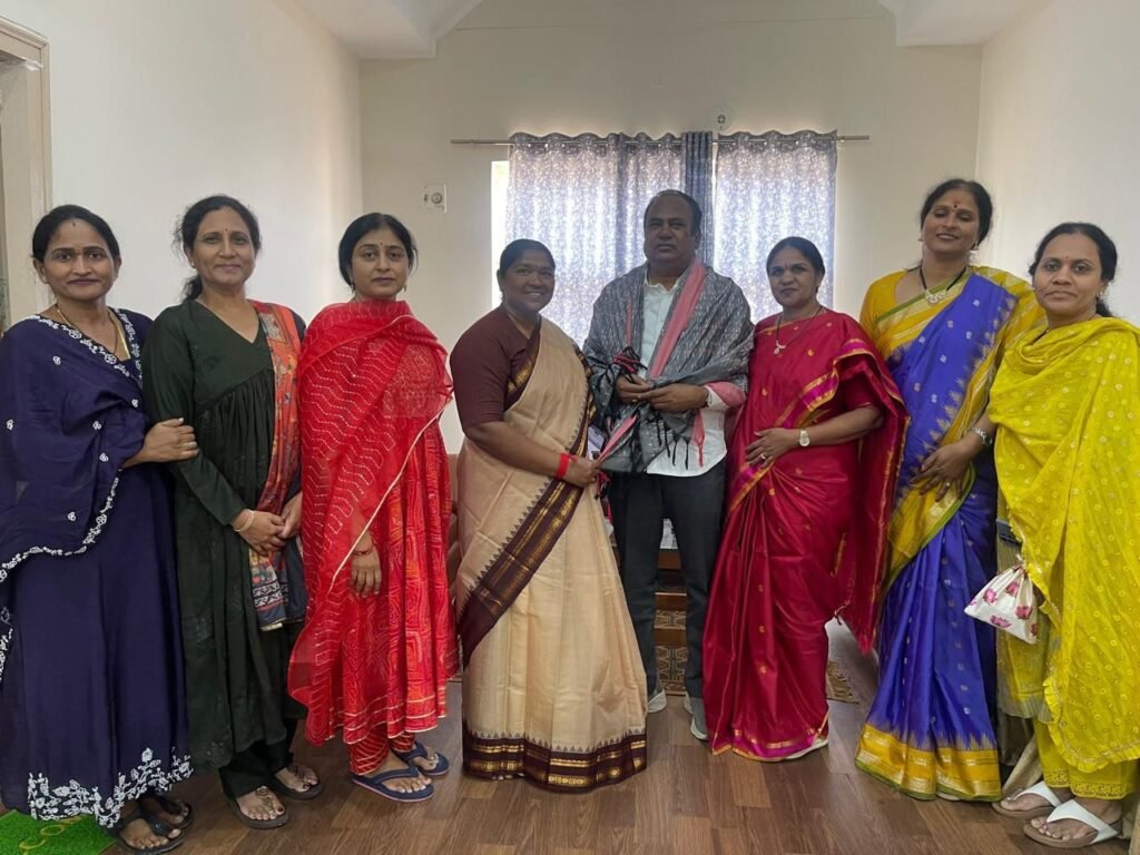 Nizamabad Rural MLA Bhupathi Reddy and his wife visited Sammakka and Saralamma
