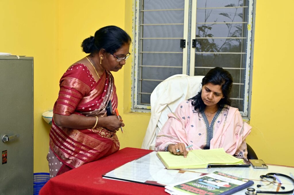 రెంజల్ పీ.హెచ్.సీని ఆకస్మికంగా తనిఖీ చేసిన కలెక్టర్