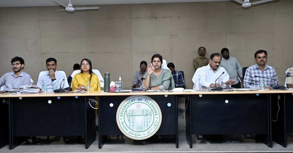 ప్రజావాణికి డుమ్మా కొట్టిన అధికారులకు జిల్లా కలెక్టర్ షాక్