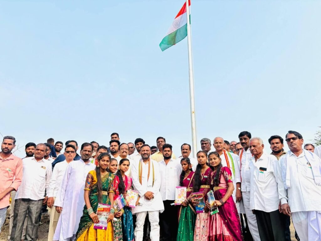 ఎమ్మెల్యే క్యాంప్ కార్యాలయంలో జాతీయ జెండాను ఆవిష్కరించిన జుక్కల్ ఎమ్మెల్యే