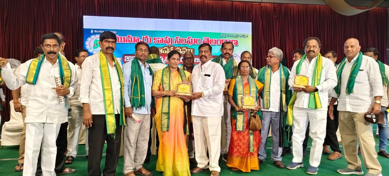 Sarpanch felicitated by the State Munnur Kapu Association