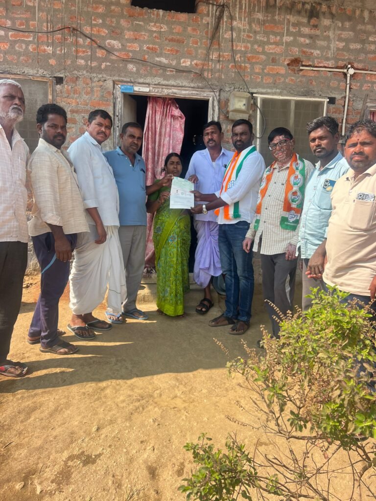 సీఎం సహాయ నిధి చెక్కుల పంపిణి