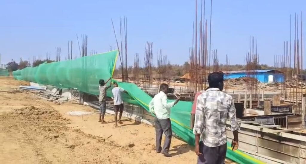 ఫ్యూజన్ హెల్త్ కేర్ ఫార్మా పనులను అడ్డుకున్న మండల ప్రజలు, జేఏసీ నాయకులు