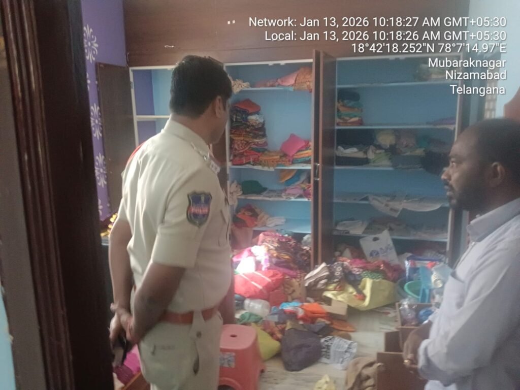 ఏకశీలనగర్ లో భారీ చోరి