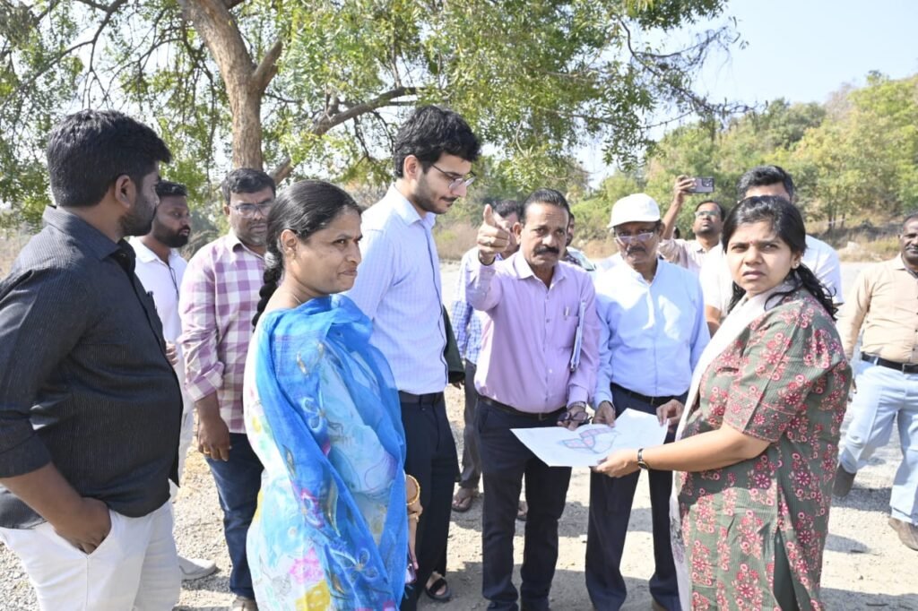 ఇంటిగ్రేటెడ్ రెసిడెన్షియల్ కై స్థలాలను పరిశీలించిన కలెక్టర్