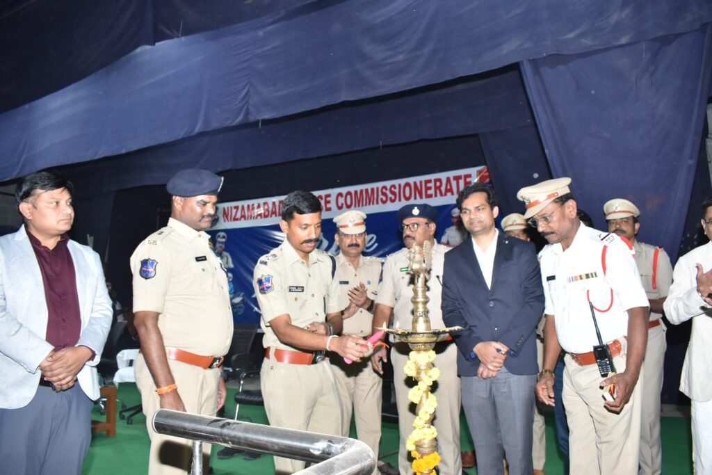 జిల్లాలో అరైవ్ అలైవ్  అవగాహన కార్యక్రమo ప్రారంభించిన సీపీ