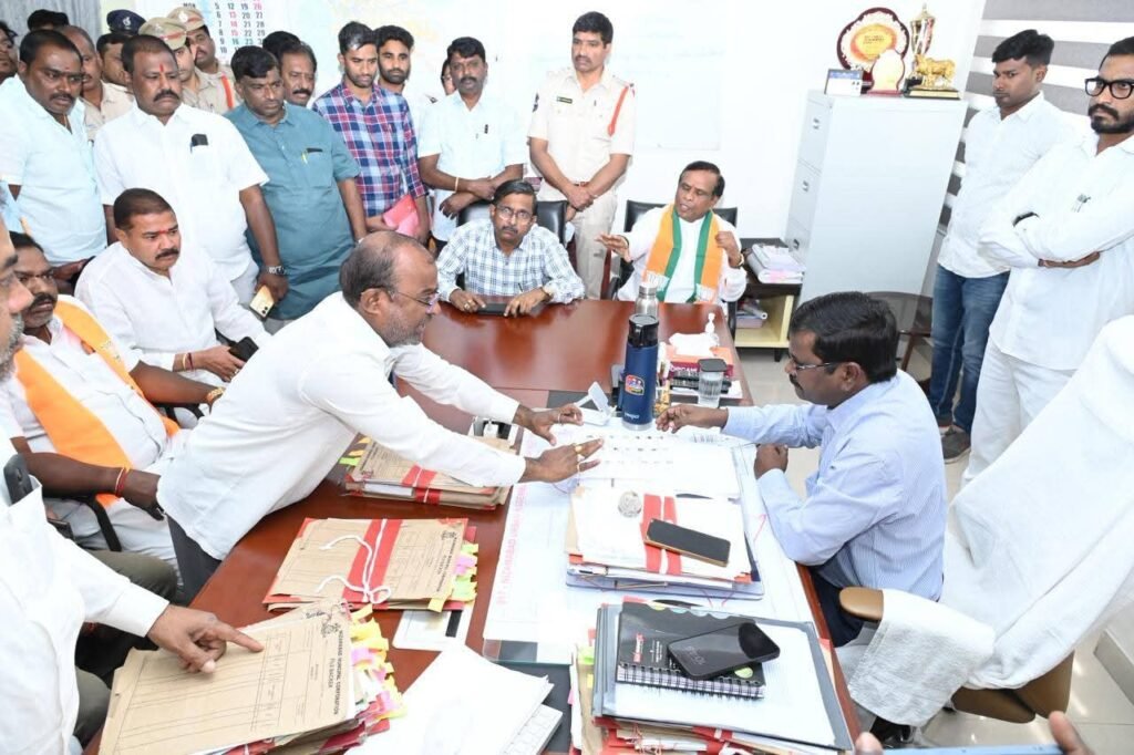 ఇందూర్ బల్దియా ఓటర్ లిస్టులో అన్ని తప్పులే 