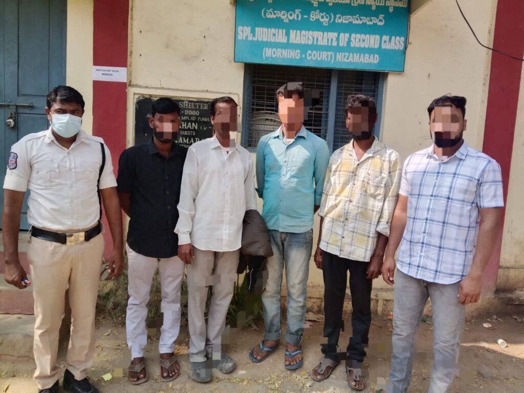 డ్రంకన్ డ్రైవ్ లో పట్టుబడ్డ ఐదుగురికి జైలు శిక్ష