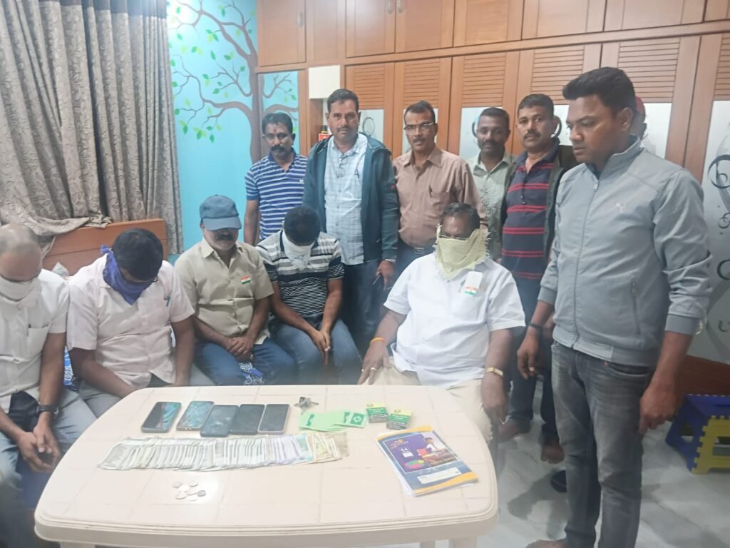 మారుతీనగర్ లో  పేకాట స్థావరం పై సీసీఎస్ దాడి