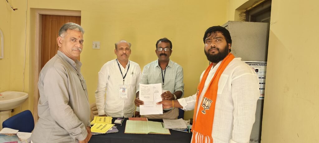 బీజేపీ అభ్యర్థిగా చైతన్య కులకర్ణి నామినేషన్ దాఖలు