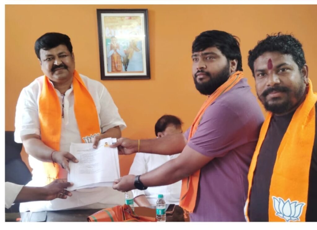 బీజేపీ టికెట్ కోసం చైతన్య కులకర్ణి దరఖాస్తు