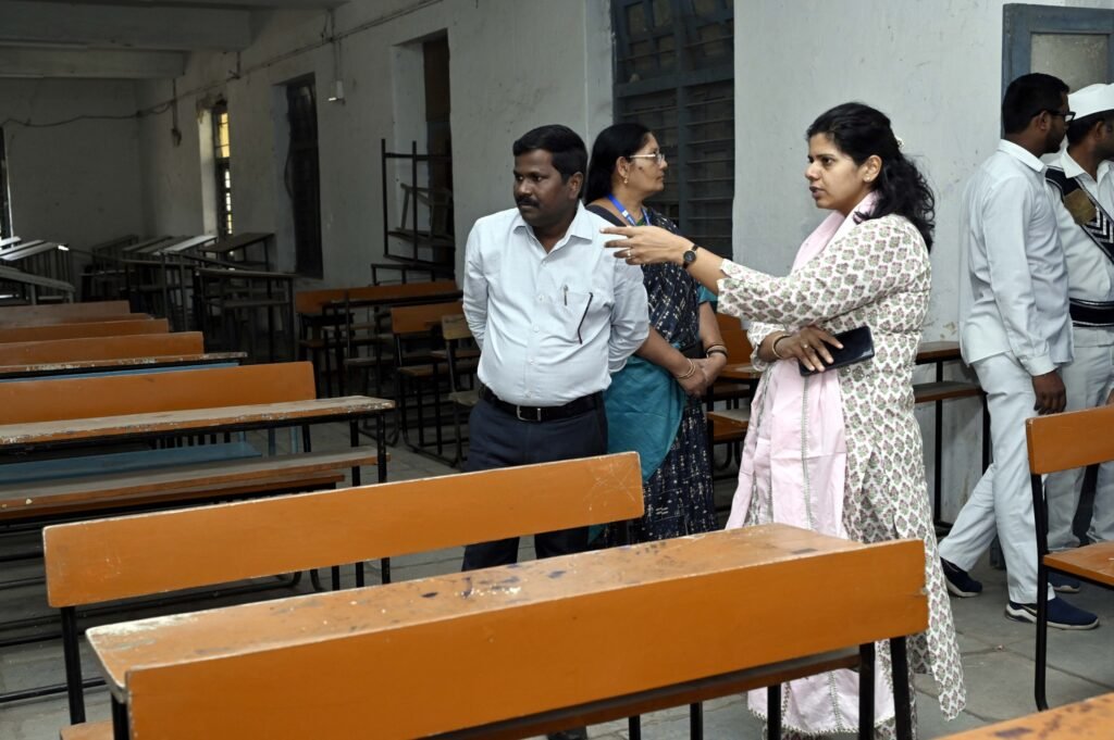 Collector inspects Polytechnic College