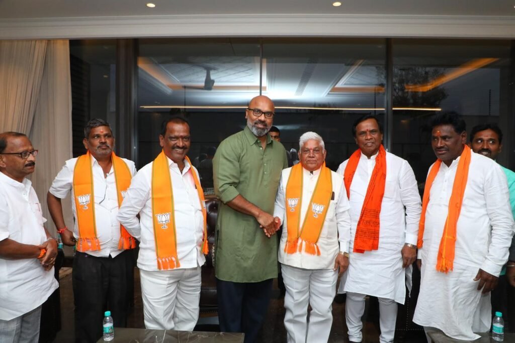 బీజేపీలో చేరిన 48వ డివిజన్ నాయకులు