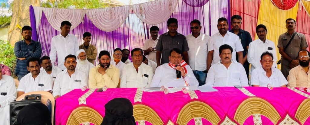 పలు కాలనీలు పర్యటించిన ఎమ్మెల్యే పోచారం