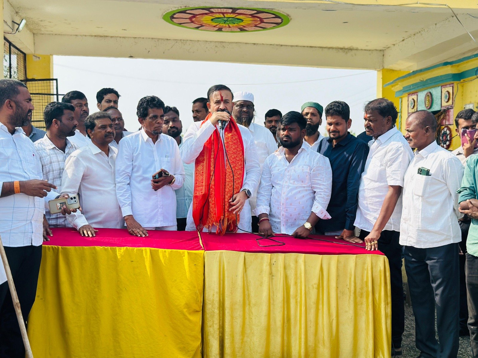 MLA Madan Mehan visited Yella Reddy