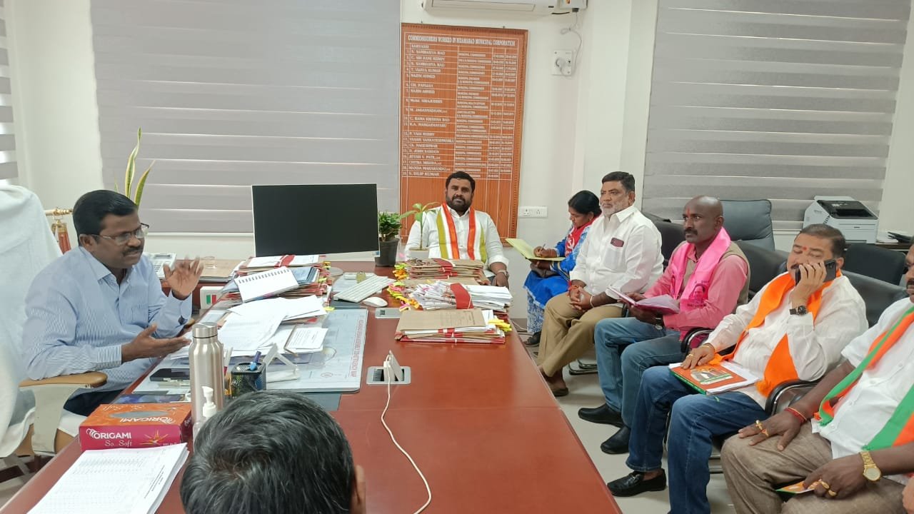 Municipal Commissioner meets with leaders of political parties